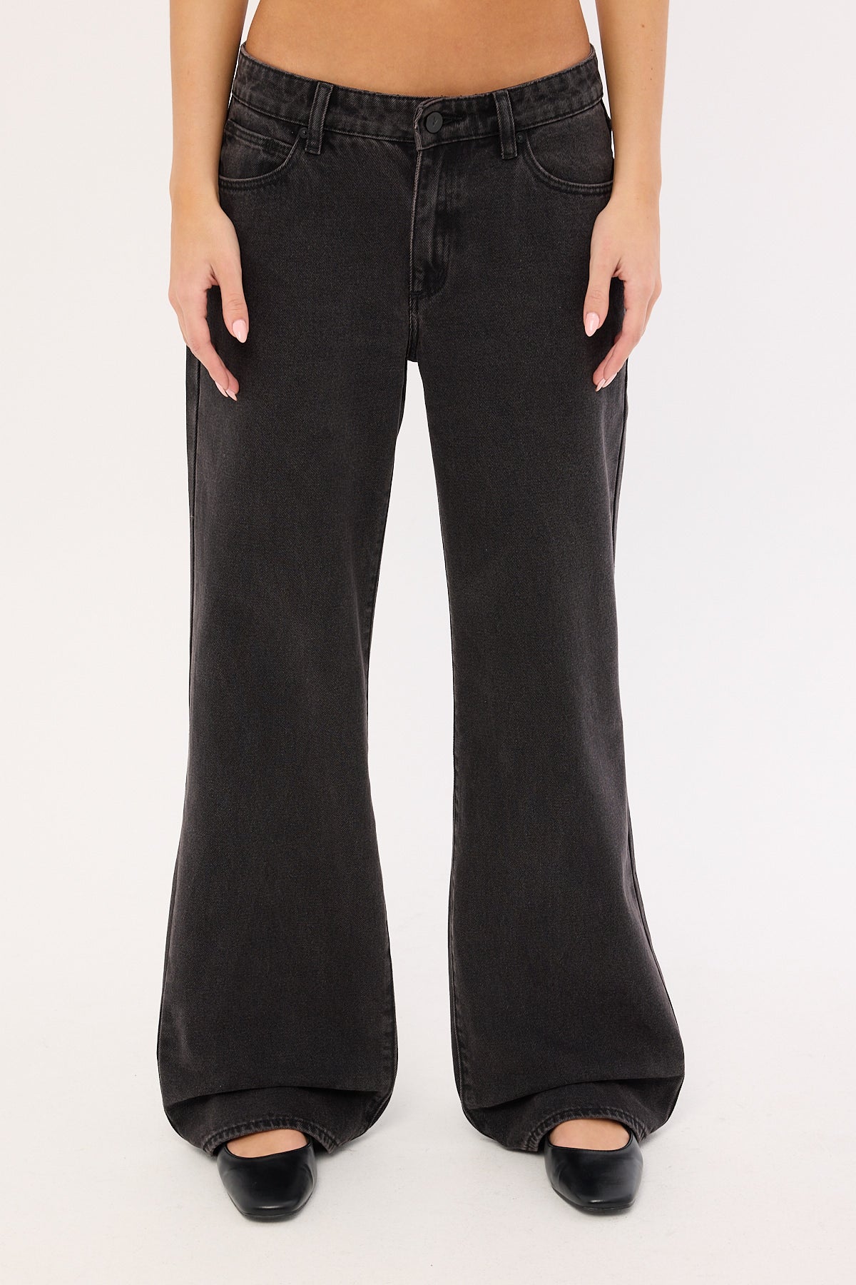 Abrand 99 Baggy Low Rise Jean Heidi Black - Image 15