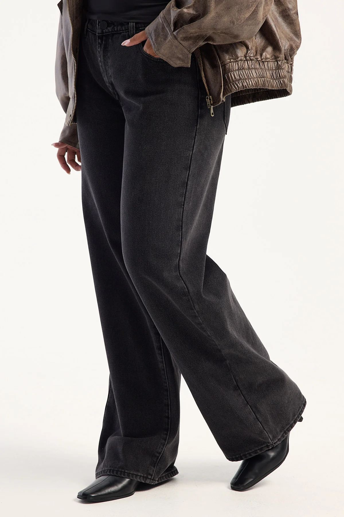 Abrand 99 Baggy Low Rise Jean Heidi Black - Image 8