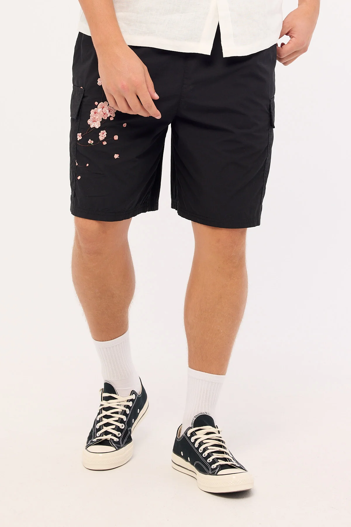 Common Need Sakura Cargo Elastic Waist Short Black - Image 2