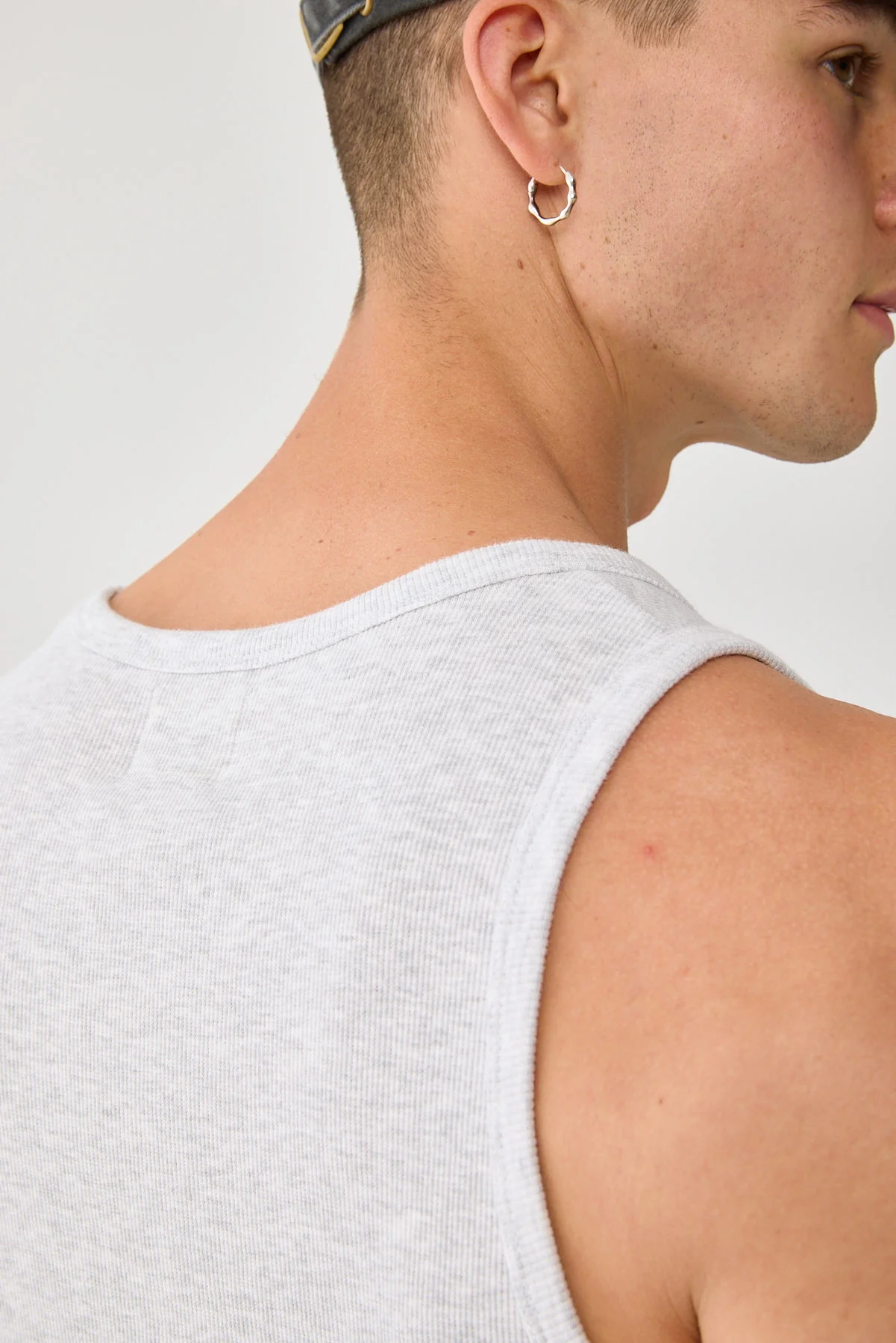 Common Need Scoop Neck Singlet Tank Snow Marle - Image 6