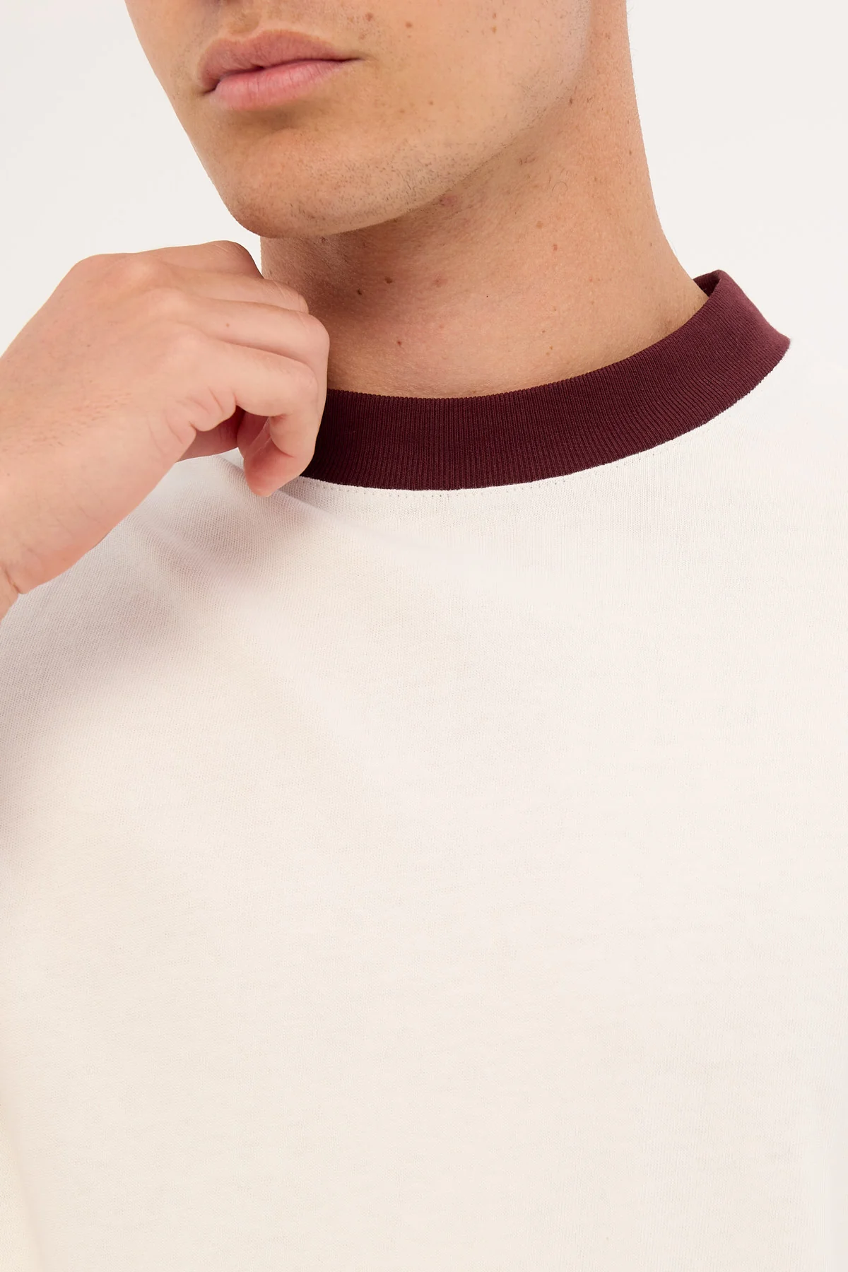 Common Need Sculpt Heavyweight Cropped Tee Off White - Image 4