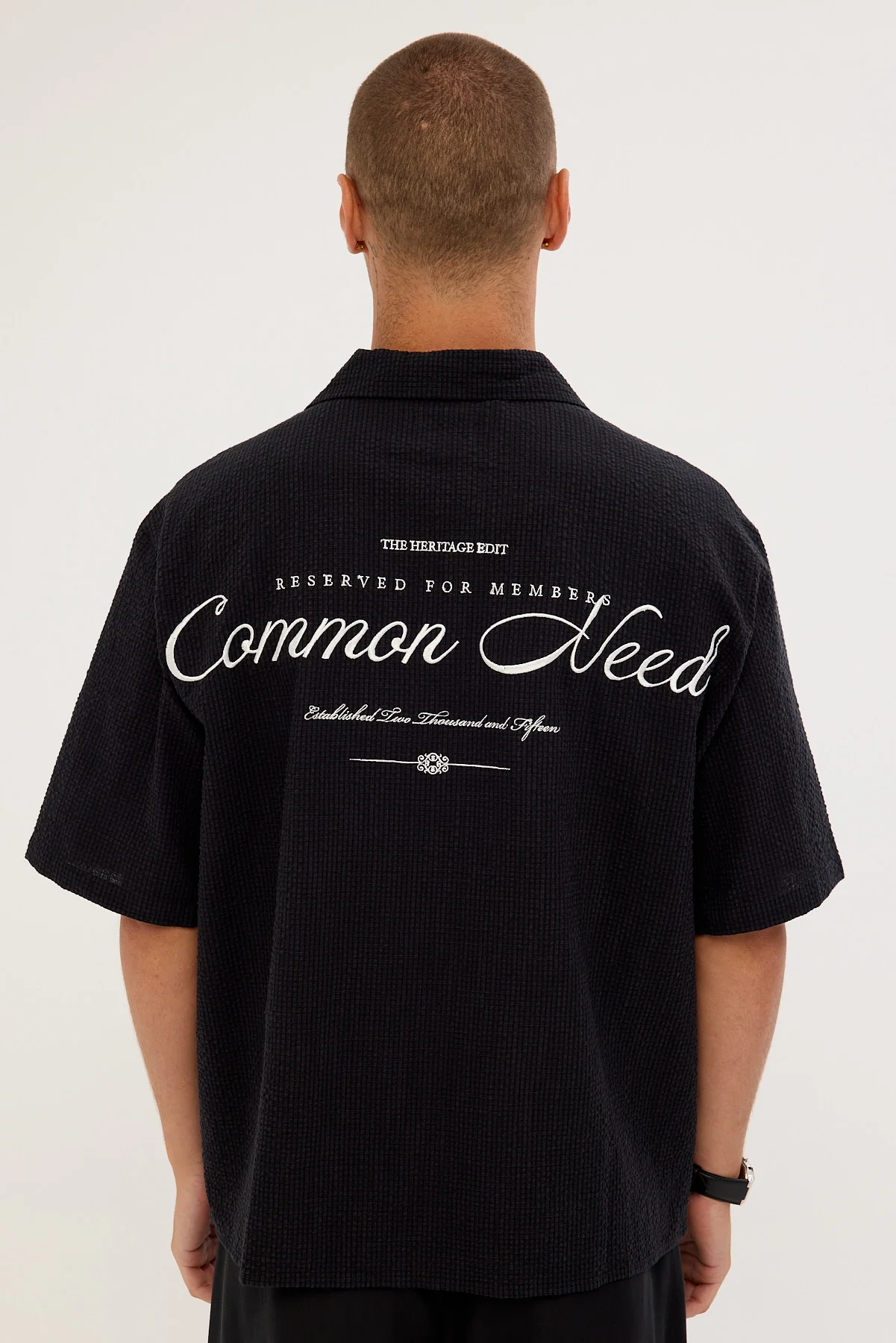 Common Need Terrence Boxy Cropped Resort Shirt Black - Image 8