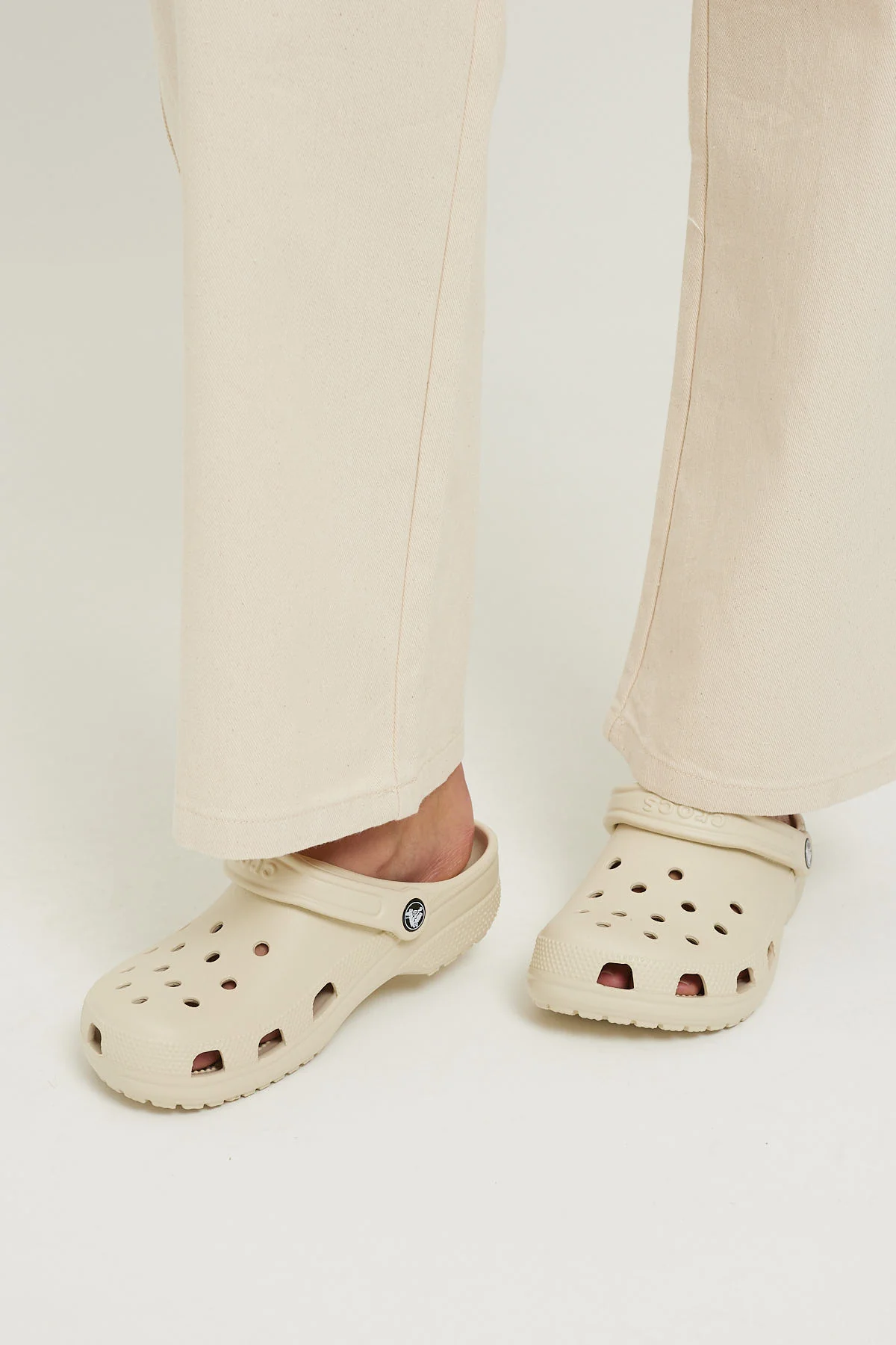 Crocs Classic Bone - Image 5