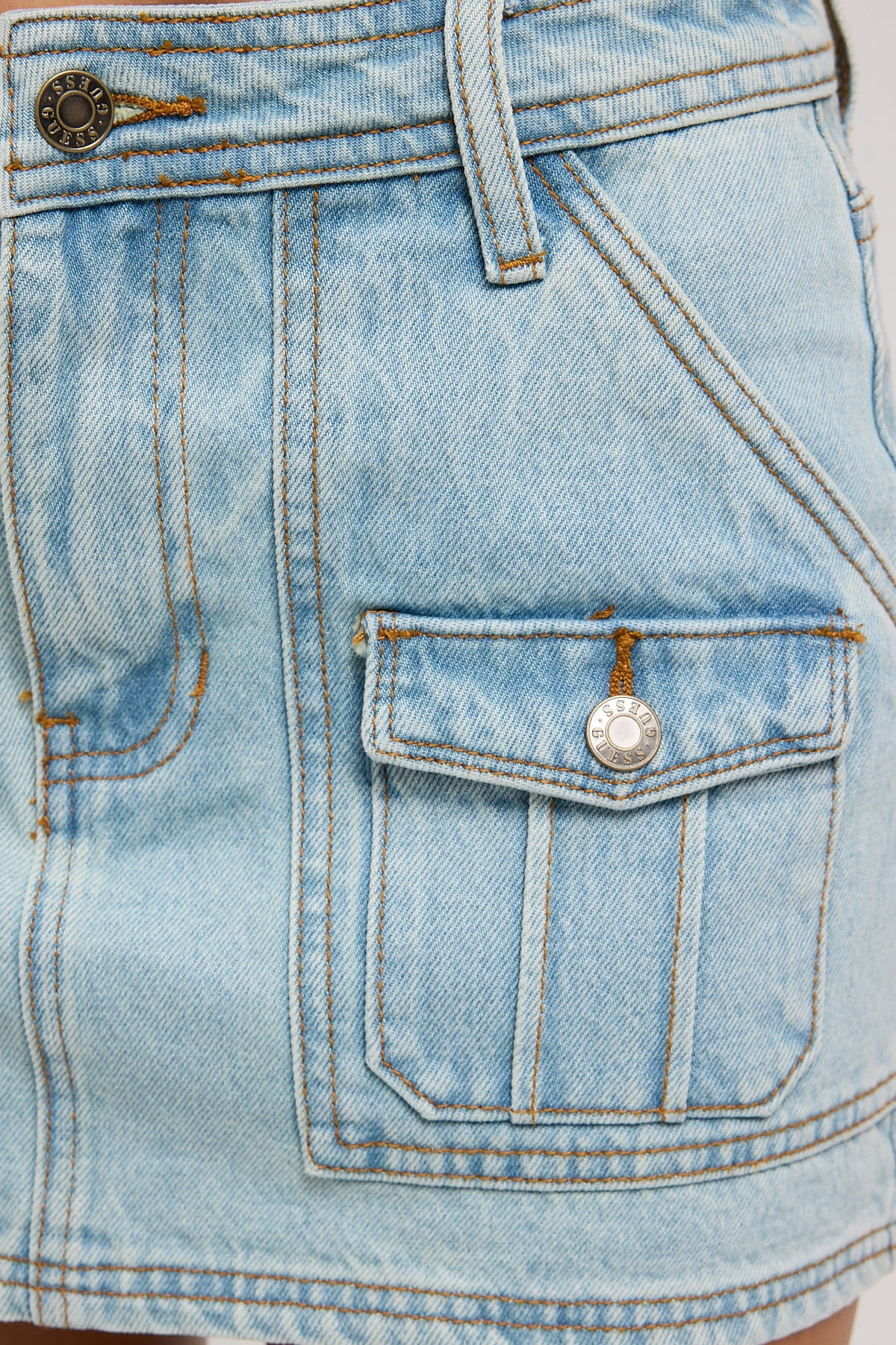 Guess Guess Originals Cargo Denim Skirt GO Tinted Light Wash - Image 6
