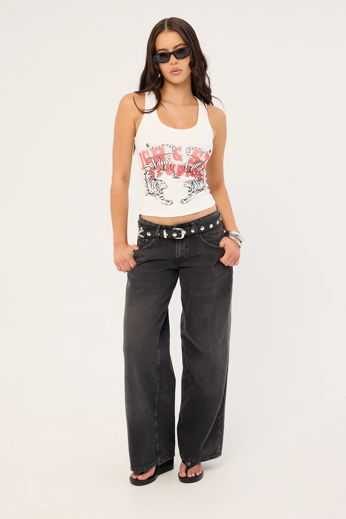 Jgr & Stn Tiger Tank White - Image 2