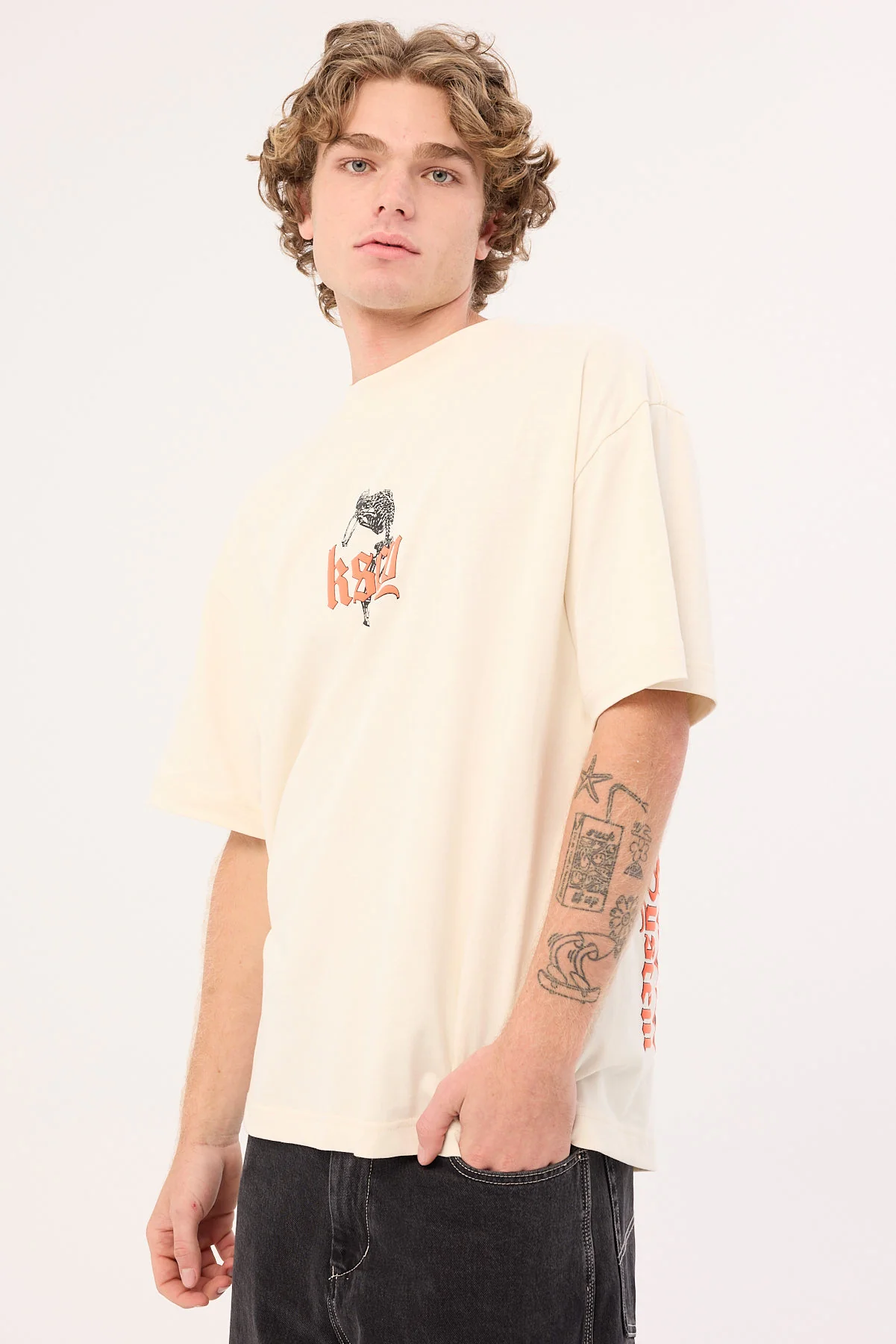 Kiss Chacey Intertwined Street Tee Tofu - Image 5