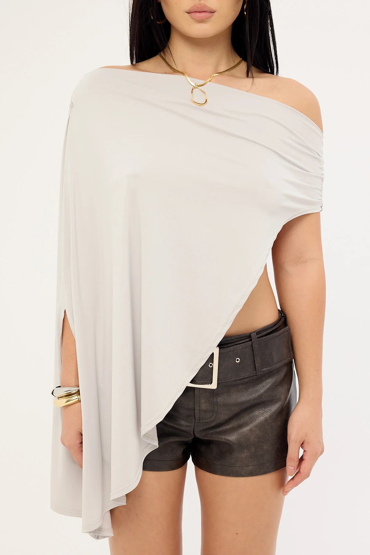 Lioness Reborn Poncho Ash - Image 7