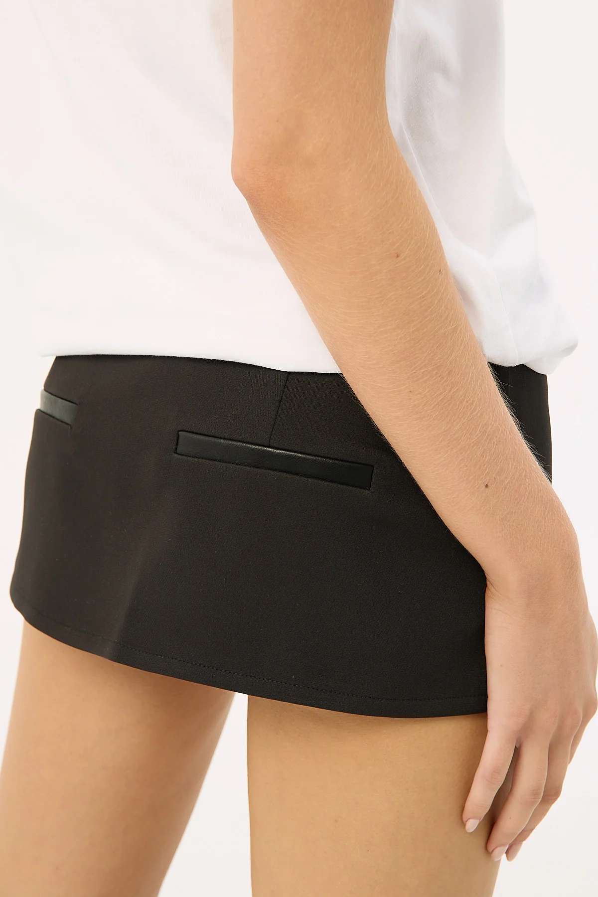 Lioness Rhode Mini Skort Ink - Image 10