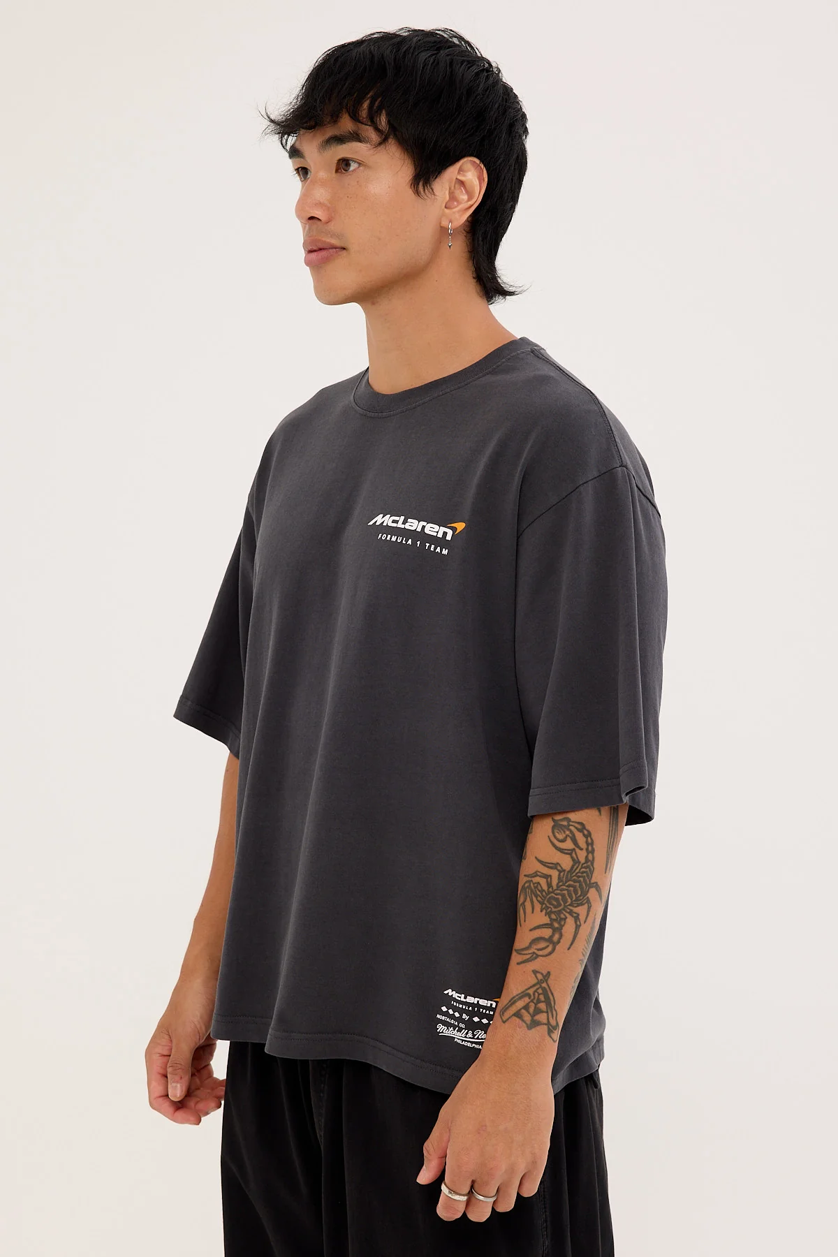 Mitchell & Ness McLaren Apex Boxy Tee Faded Slate Faded Slate - Image 7