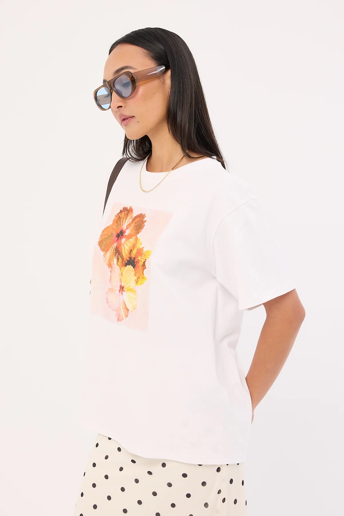 Motel Oversize Basic Tee White Hibicus - Image 4