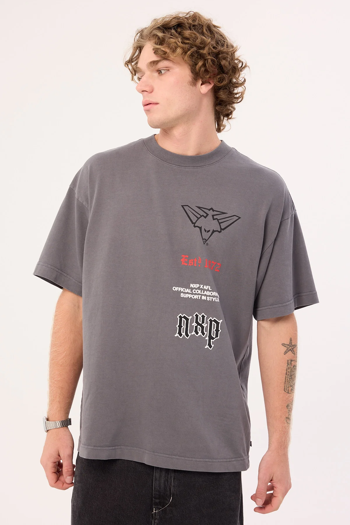 Nena & Pasadena Essendon Stack Tee Pigment Charcoal - Image 2