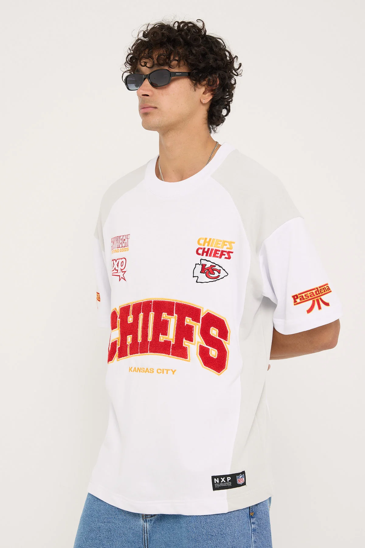 Nena & Pasadena KC-Chiefs Catch Tee White/Glacier Grey - Image 3