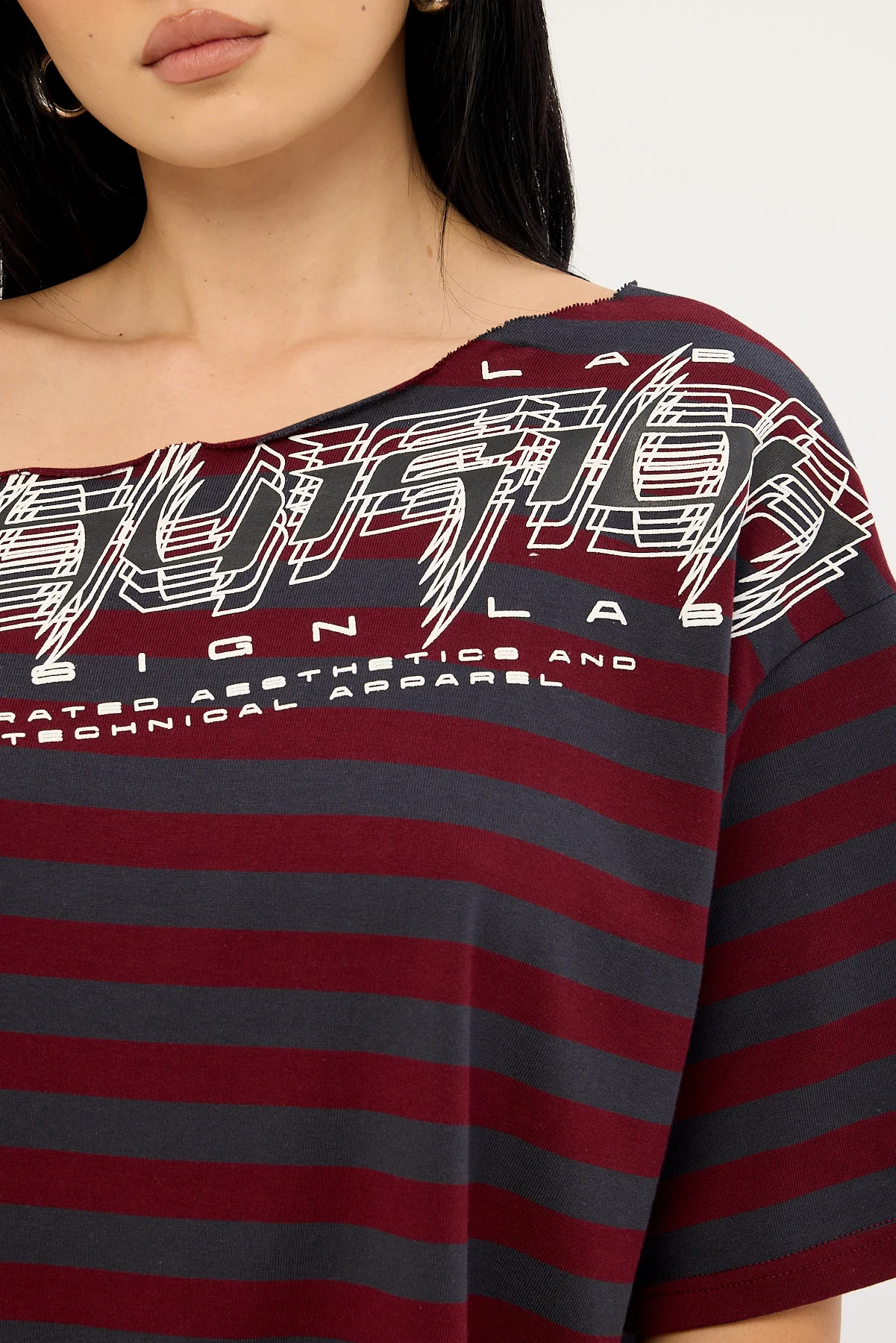 Neovision Corrupt Off Shoulder Relaxed Tee Burgundy Stripe - Image 3