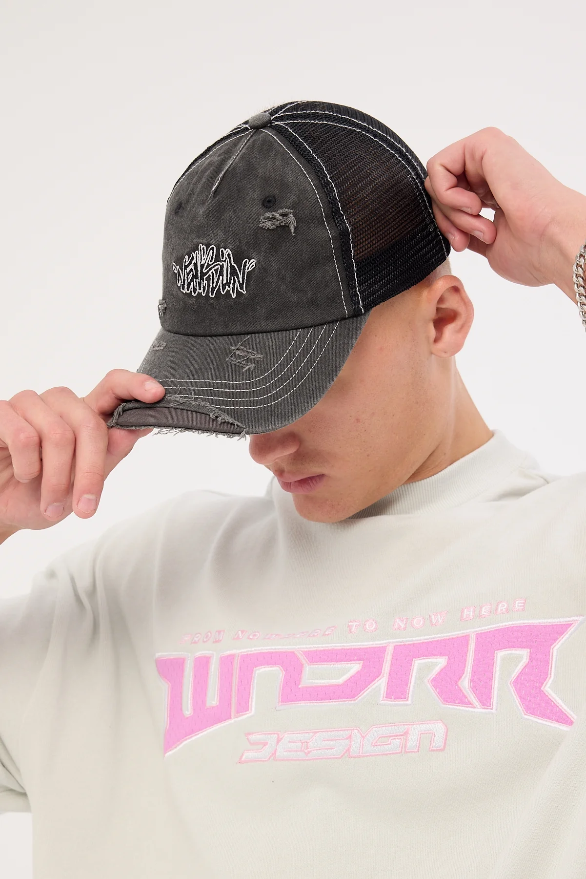 Neovision Reflekt Distressed Trucker Cap Washed Black - Image 4