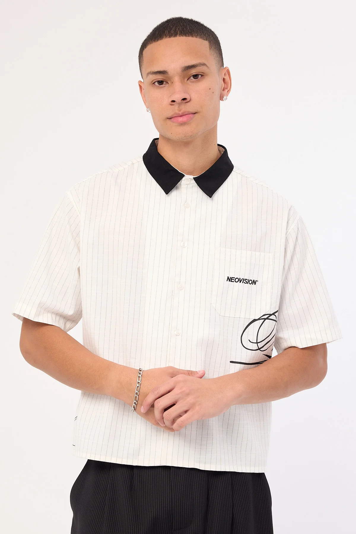 Neovision Scripture Oversize Cropped Shirt White Pinstripe - Image 3