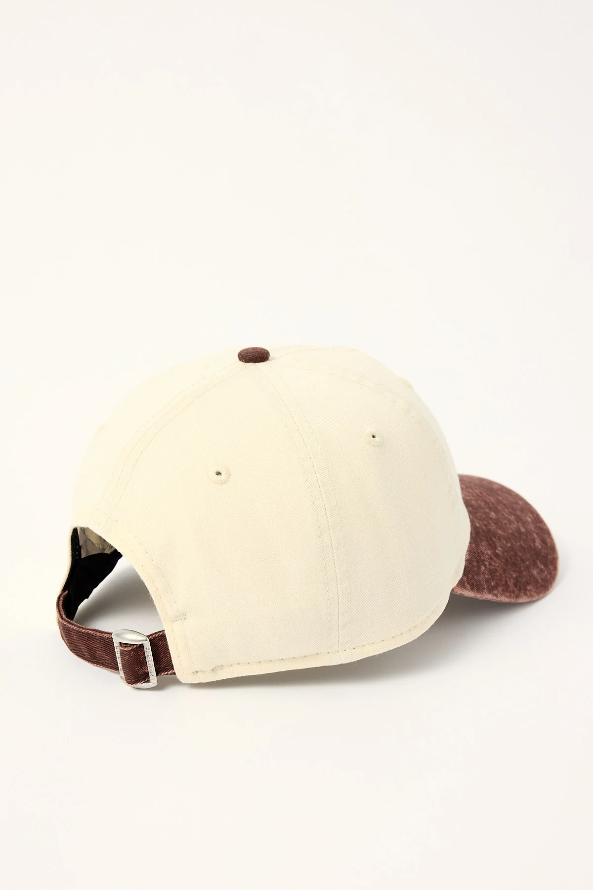 New Era 2-Tone Snow Wash 9Twenty New York Yankees Burnt Wood/Burnt Wood Embroidery - Image 4