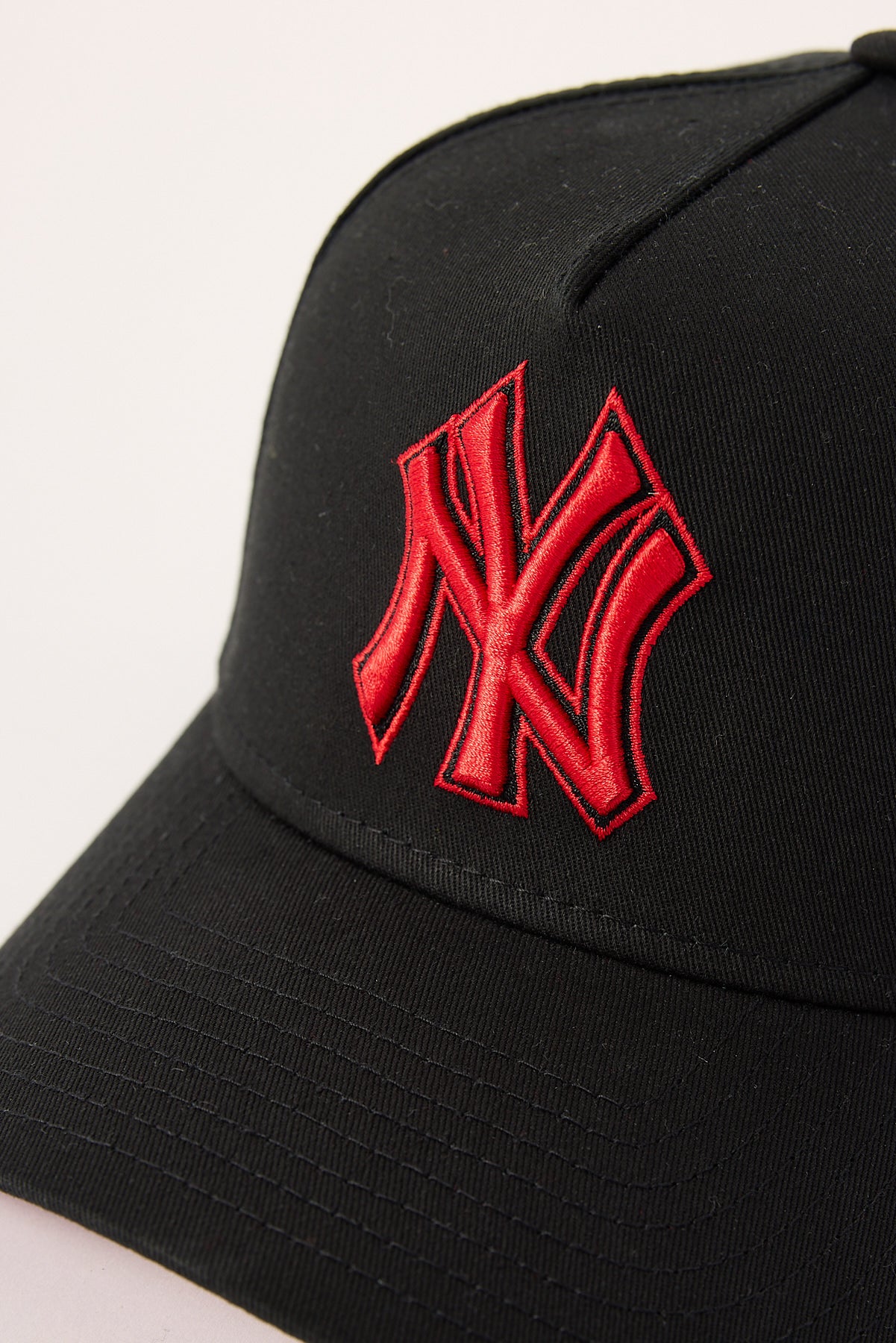 New Era 9Forty A-Frame New York Yankees Cap Black/Scarlet - Image 2