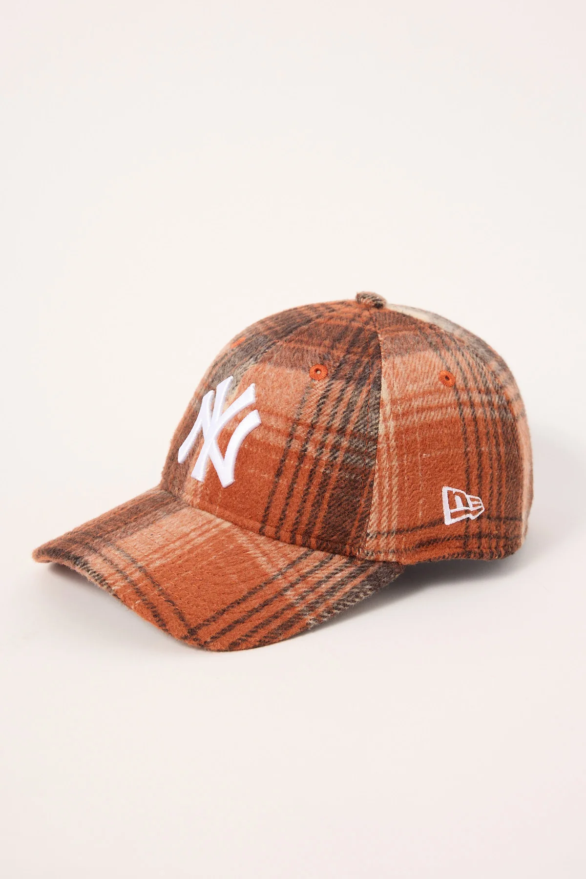 New Era 9Twenty Wool Plaid New York Yankees Cap Rust/Brown - Image 2