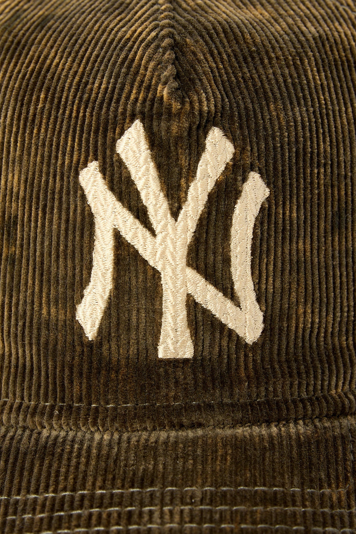 New Era Washed Cord 9Twenty A-Frame New York Yankees Cap New Olive/Grey - Image 2