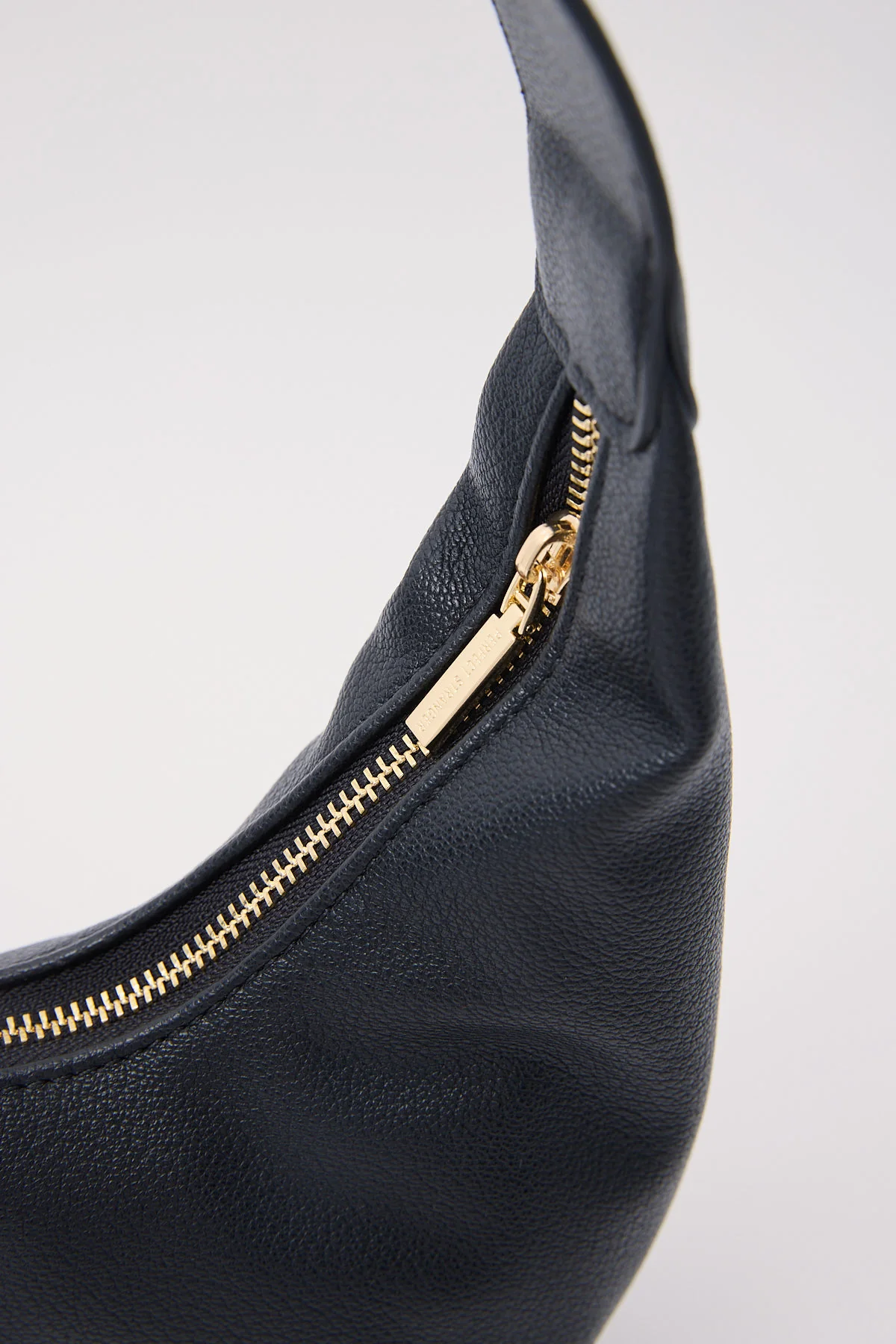 Perfect Stranger Carmine Shoulder Bag Black - Image 2