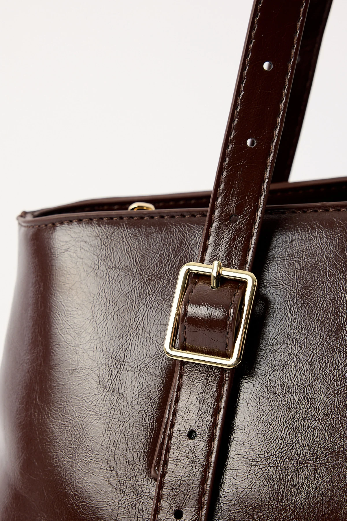 Perfect Stranger Ellis East West Bag Brown - Image 3