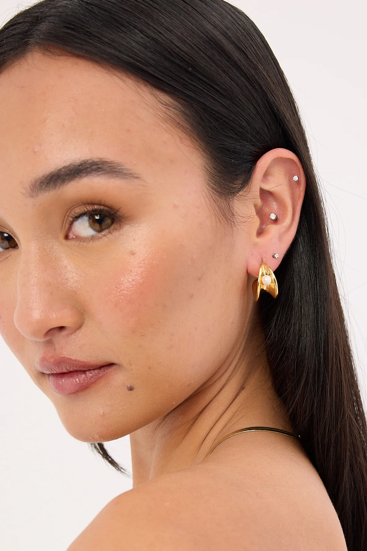 Perfect Stranger Leia Pearl Hoop Earring 18K Gold - Image 3