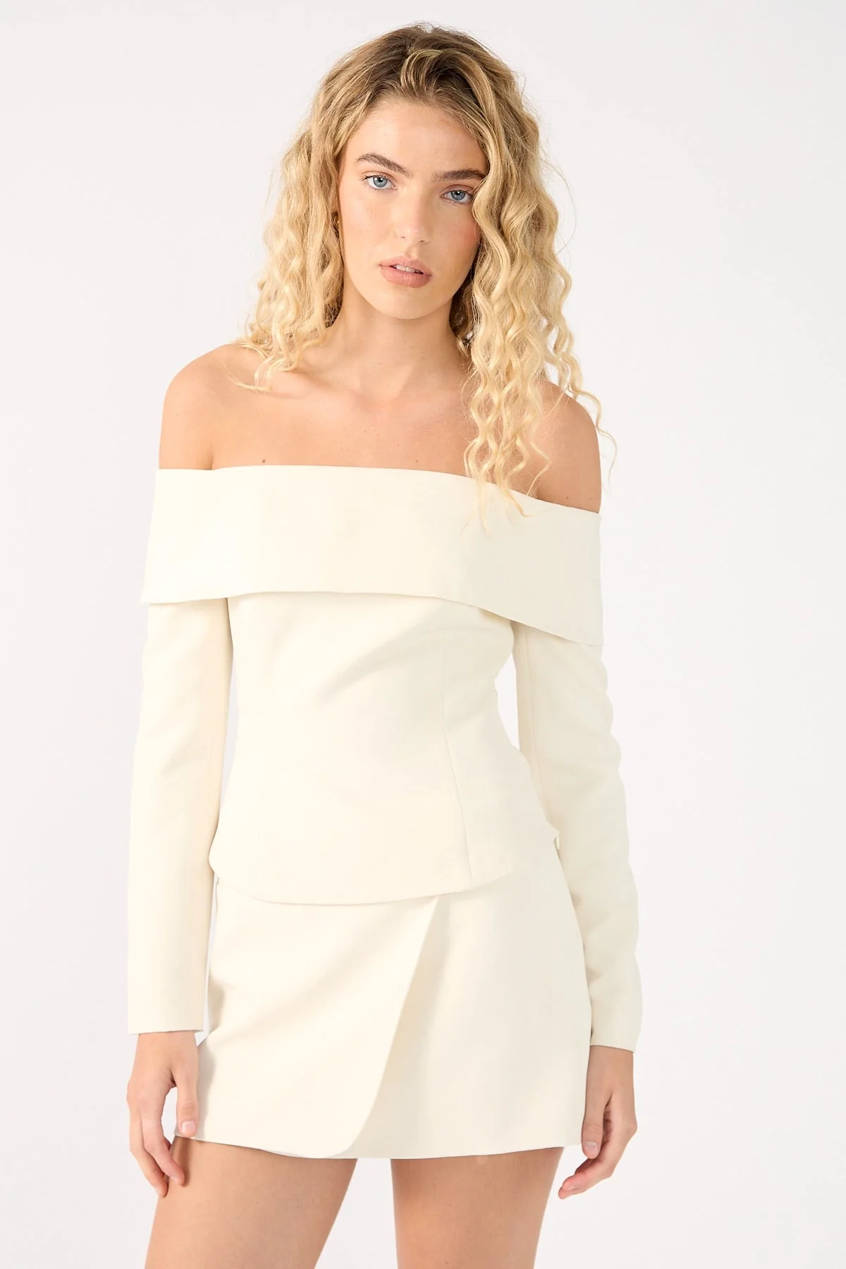 Perfect Stranger Lupa Off Shoulder Long Sleeve Top Cream - Image 4