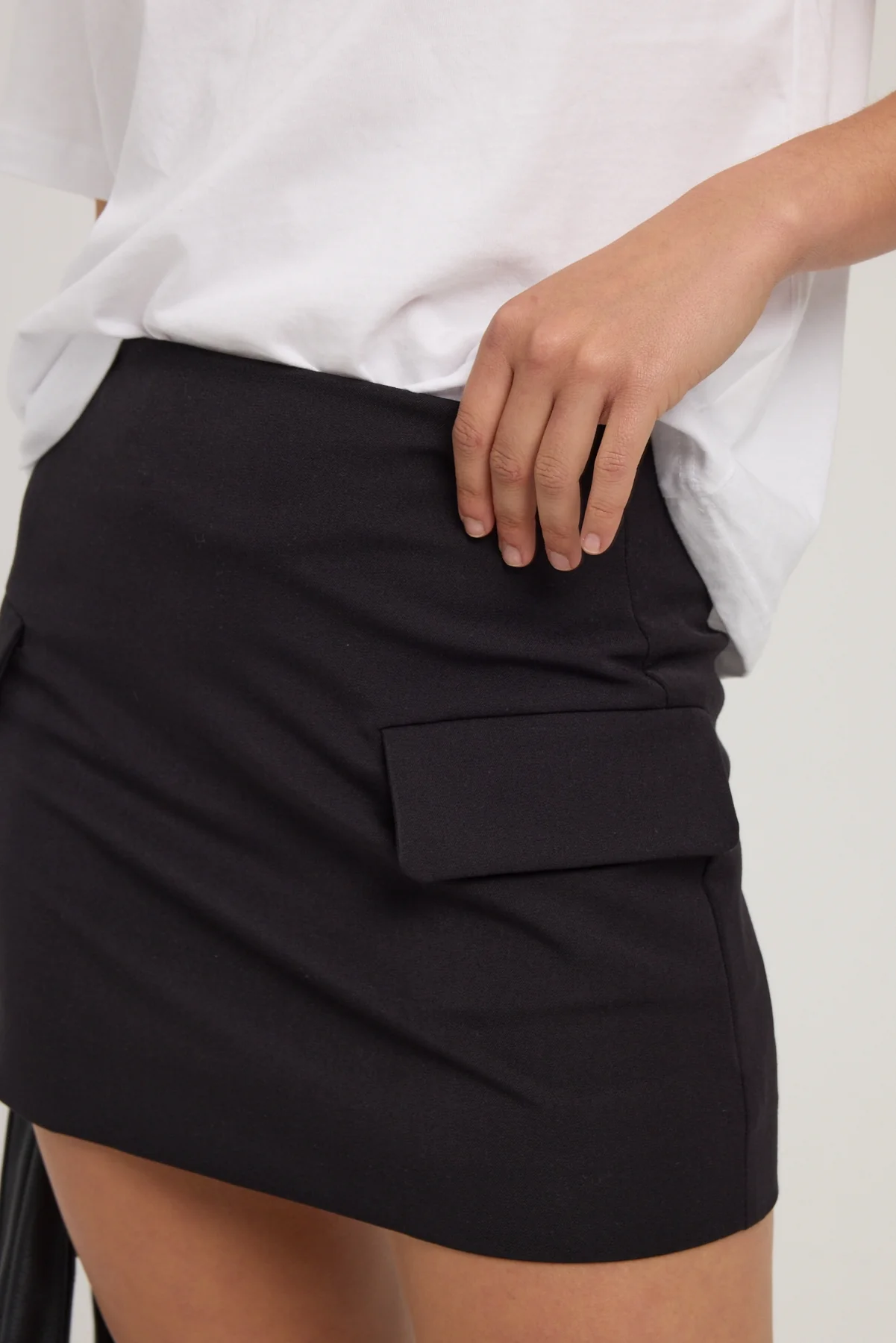 Perfect Stranger Maeve Tailored Mini Skirt Black - Image 4