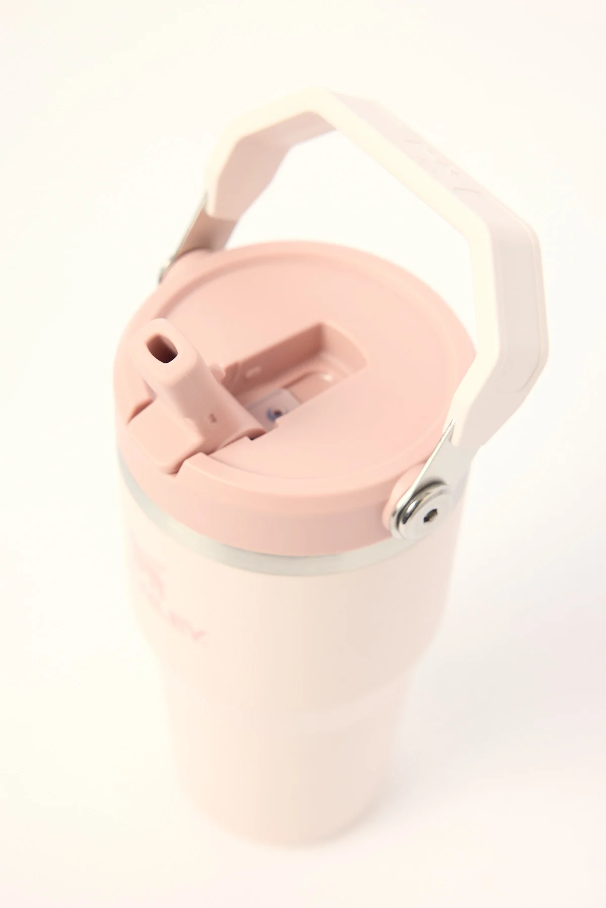 Stanley Classic Iceflow Flipstraw Tumbler 20oz Rose Quartz - Image 3