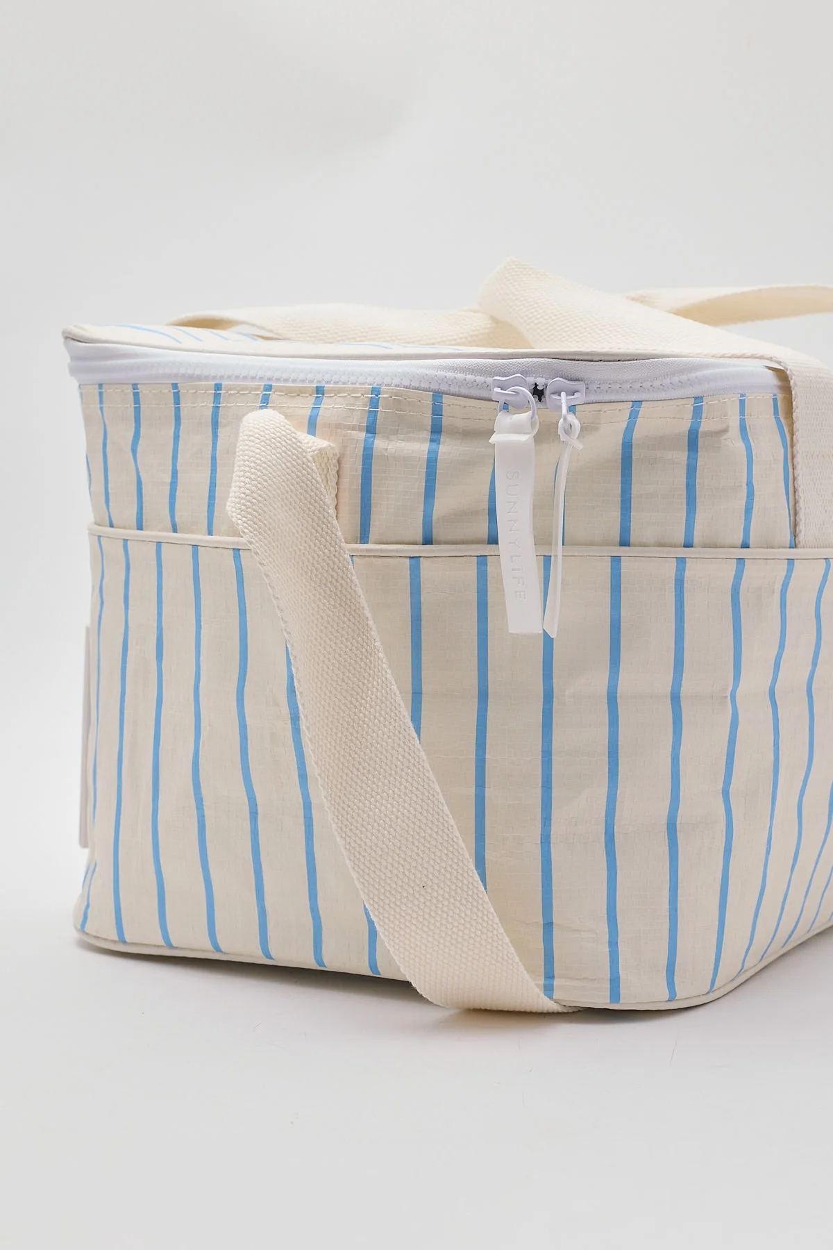 Sunnylife Cooler Bag Le Weekend Mid Blue Cream - Image 3