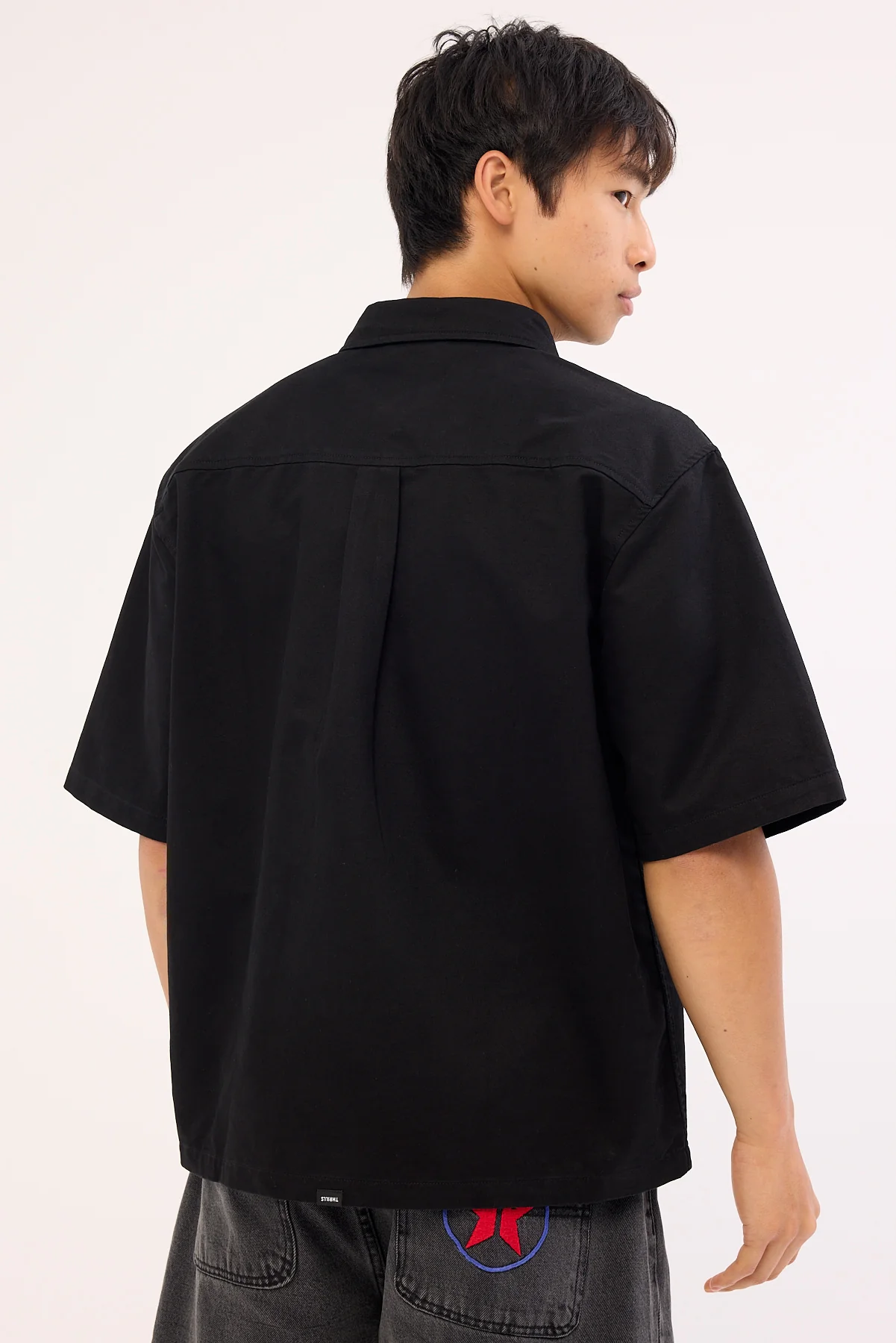 Thrills Box Fit Crop Short Sleeve Shirt Faded Black - Image 4