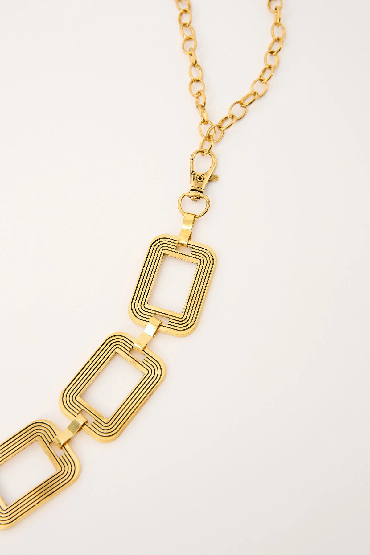 Token Groovy Rectangular Chain Belt Gold - Image 2