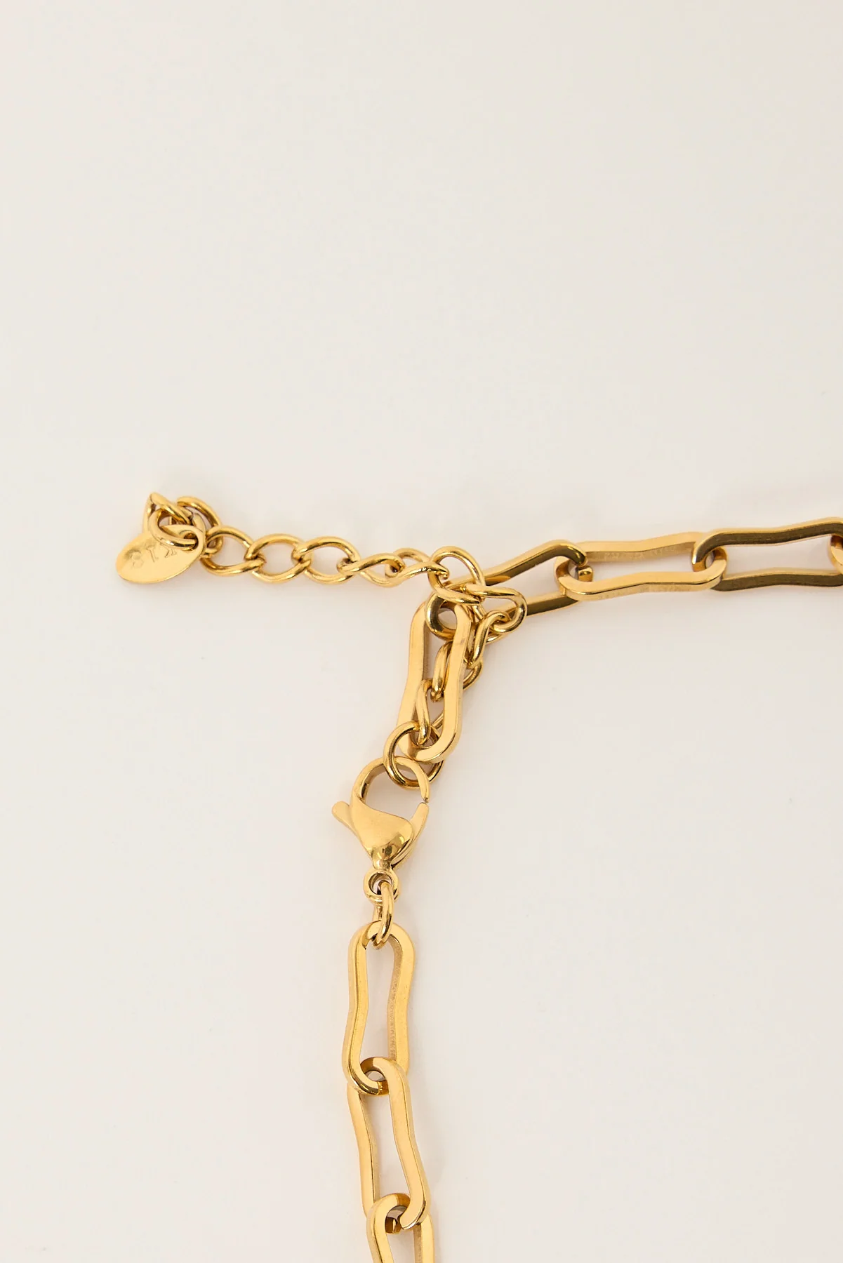 Token Keeley Paperclip Chain Necklace Gold - Image 3