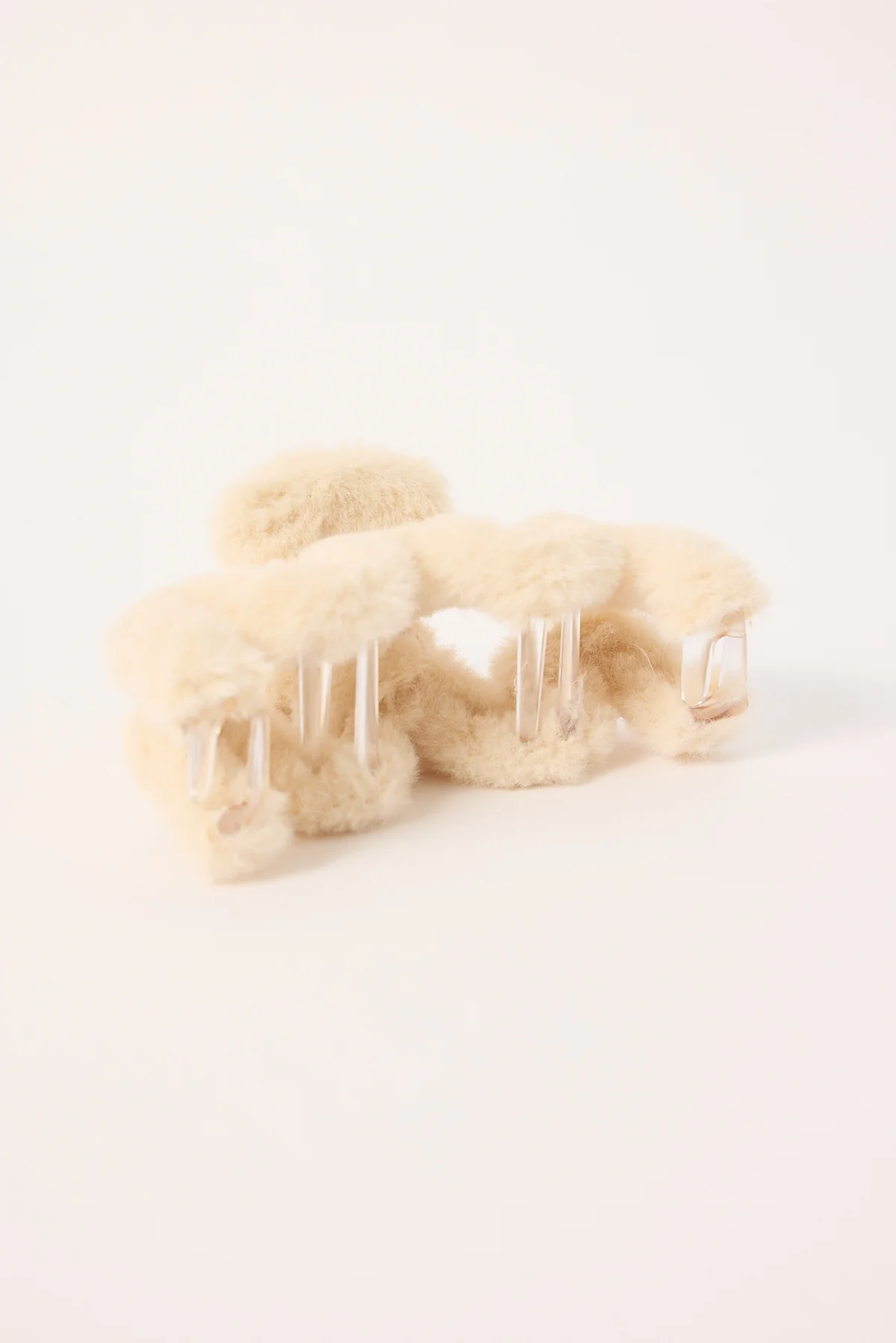 Token Wavy Fluffy Hair Claw Cream - Image 3