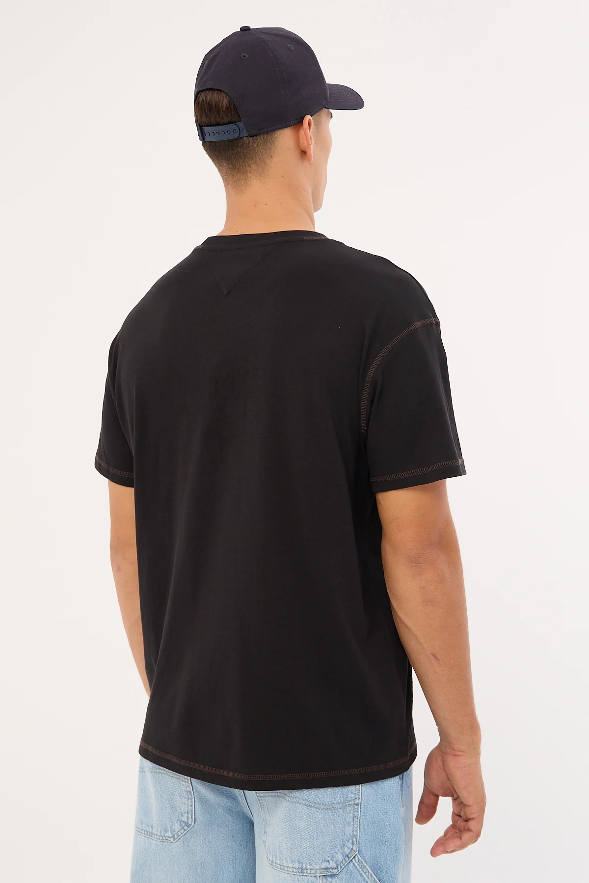 Tommy Jeans Relaxed Tonal Crest Tee Black - Image 6