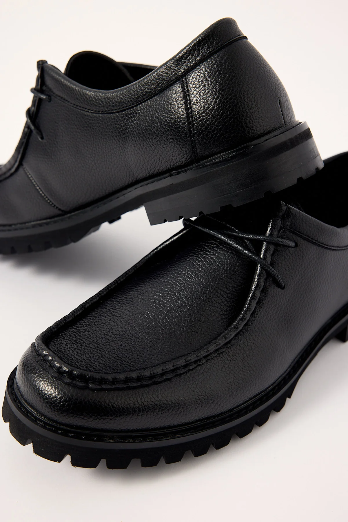 Uncut Shoreditch Black Pebble PU - Image 4