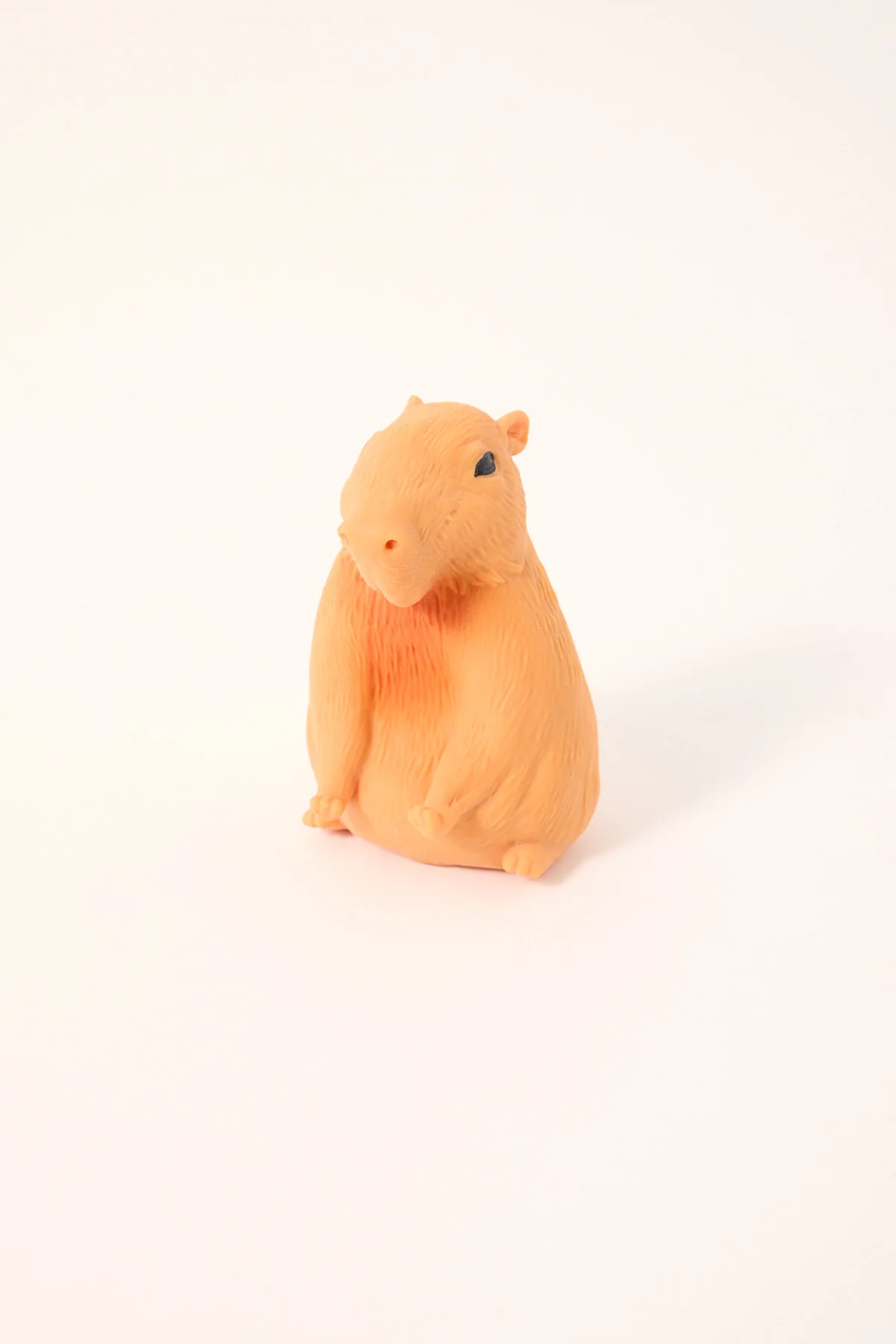 William Valentine Stretch 'N' Smash Capybara Orange - Image 4