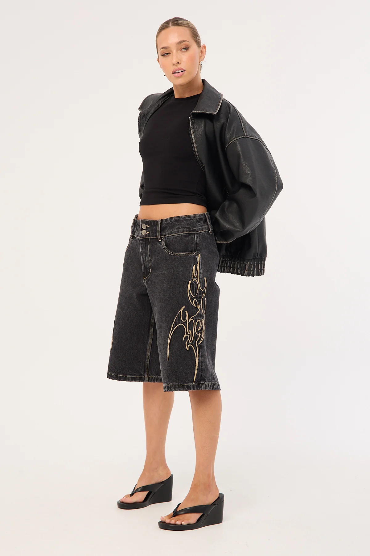Worship At Peace 00s Big Baggy Denim Short Black Rinse - Image 3