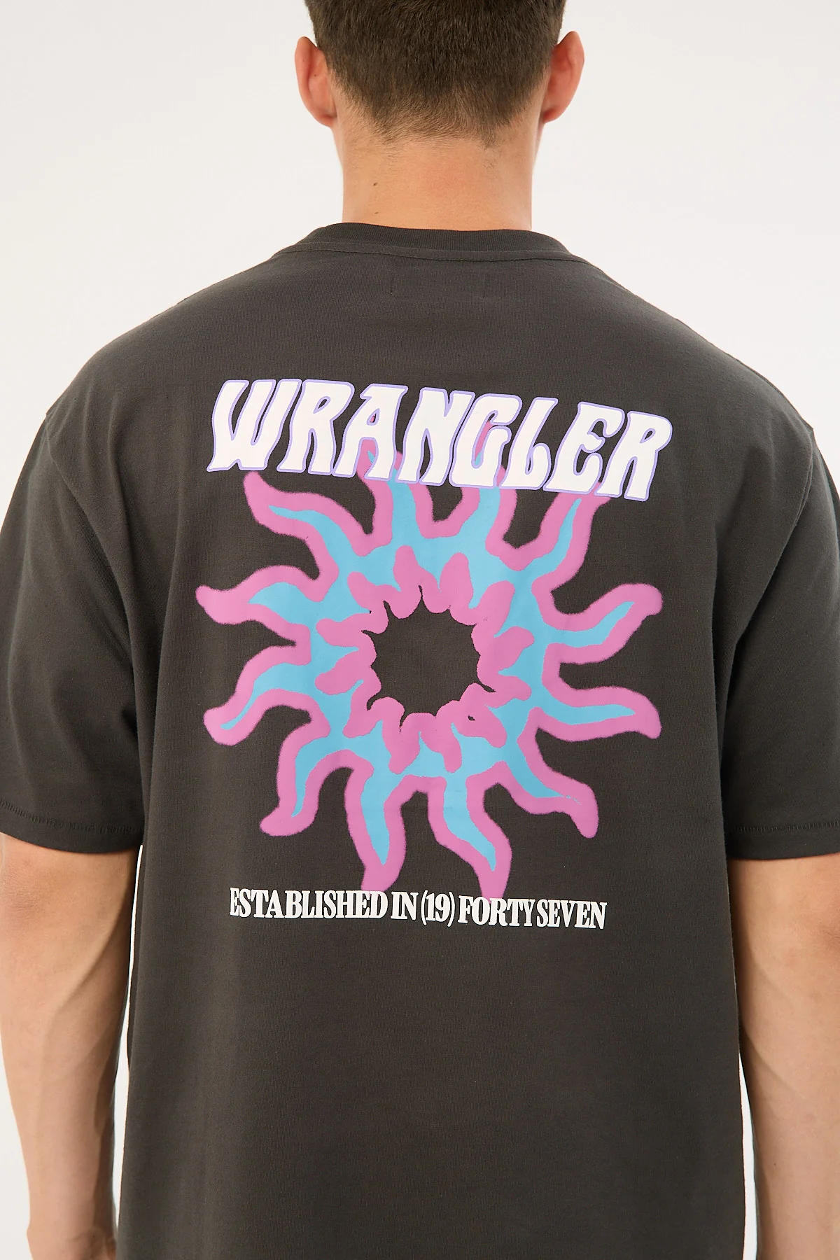 Wrangler Sixth Sun Slacker Tee Worn Black - Image 6